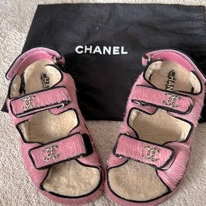 CHANEL - Pink Calf hair/Shearling Dad Sandals - 36